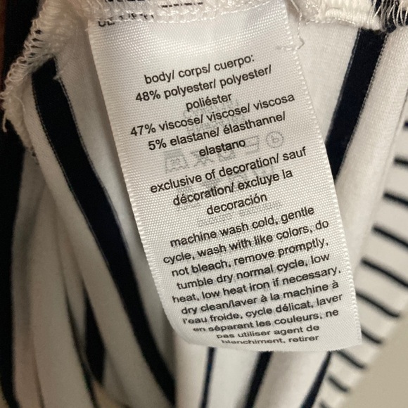 Tommy Hilfiger Women's Striped V-Neck Tee with Red Accents, Size Medium - Picture 7 of 7